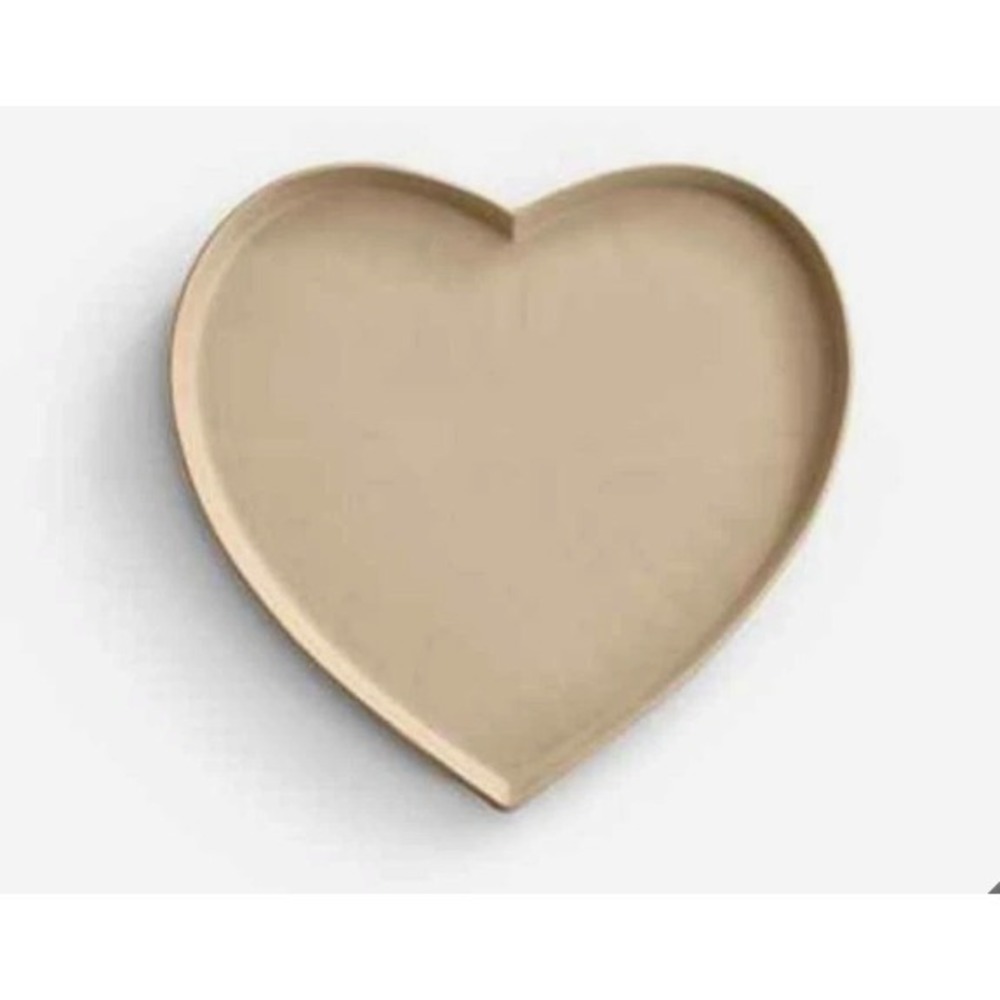 Pampered Chef New in Box Medium Heart Shaped Stone Retired Stoneware Baking